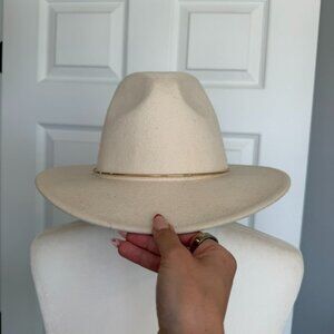 Cream Wool Wide Brim Rancher Style Hat Gold Plated Metal Band Accent 57cm